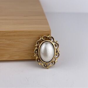 VTG Ornate Victorian Style Faux Pearl Brooch